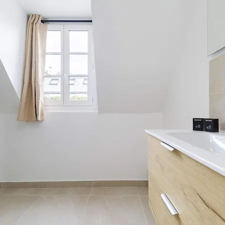 Apartment Furtive - Madeleine Paris
